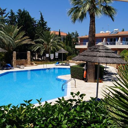 Regina Gardens Lovely Apartment Paphos ภายนอก รูปภาพ