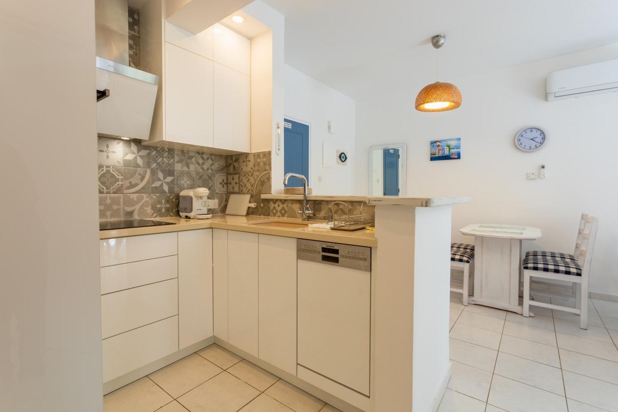 Regina Gardens Lovely Apartment Paphos ภายนอก รูปภาพ