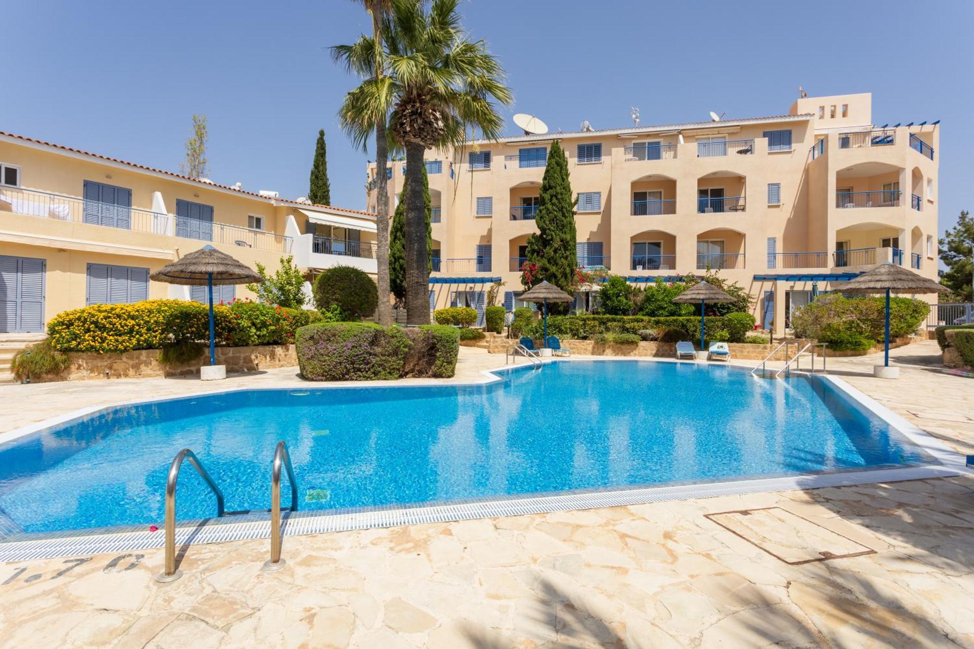 Regina Gardens Lovely Apartment Paphos ภายนอก รูปภาพ