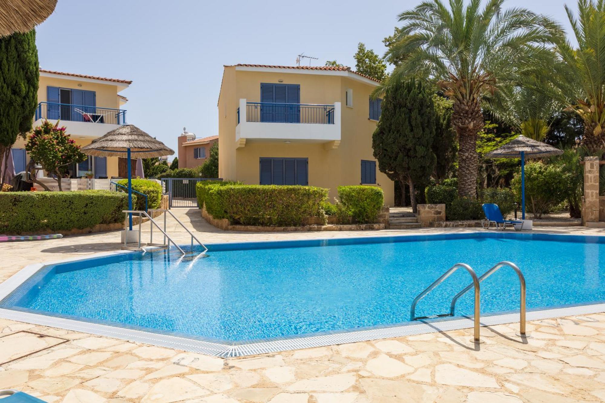 Regina Gardens Lovely Apartment Paphos ภายนอก รูปภาพ