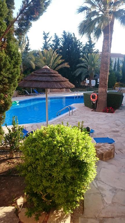 Regina Gardens Lovely Apartment Paphos ภายนอก รูปภาพ