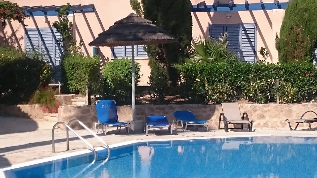Regina Gardens Lovely Apartment Paphos ภายนอก รูปภาพ