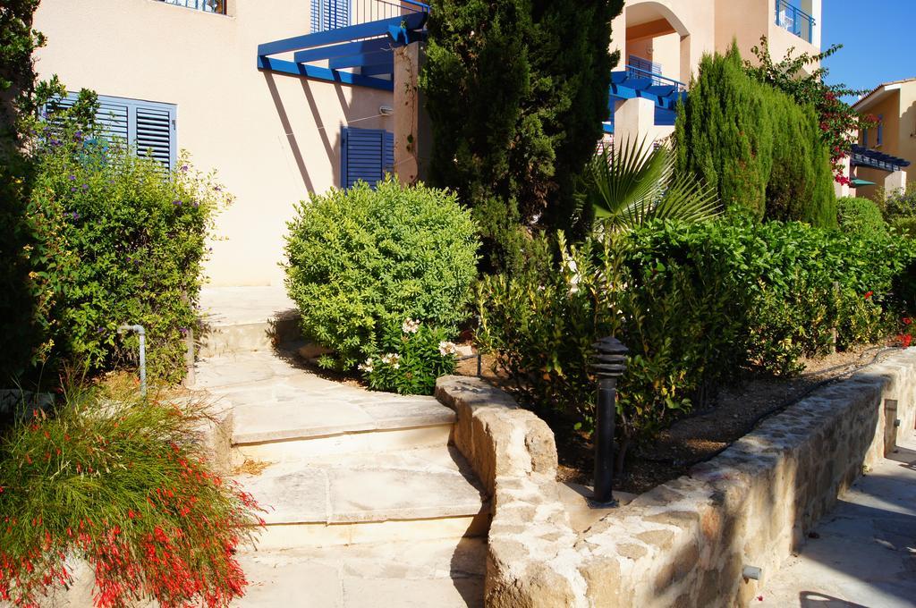 Regina Gardens Lovely Apartment Paphos ภายนอก รูปภาพ