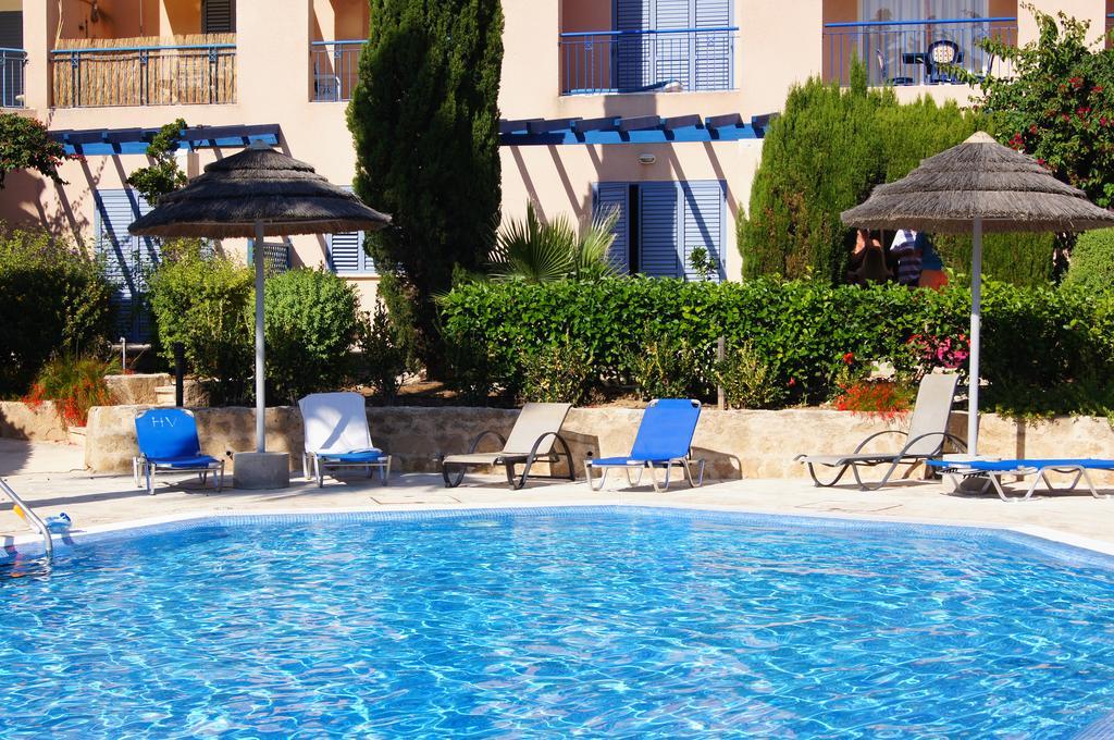 Regina Gardens Lovely Apartment Paphos ภายนอก รูปภาพ