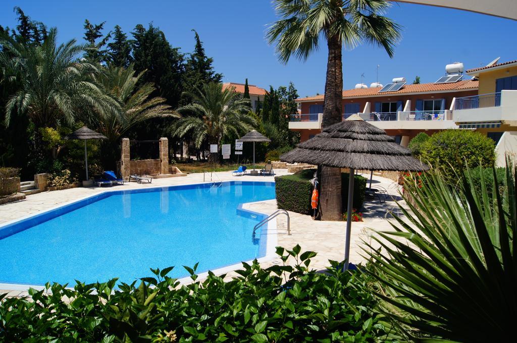 Regina Gardens Lovely Apartment Paphos ภายนอก รูปภาพ
