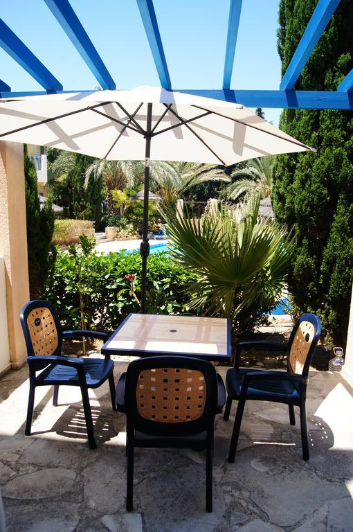 Regina Gardens Lovely Apartment Paphos ภายนอก รูปภาพ